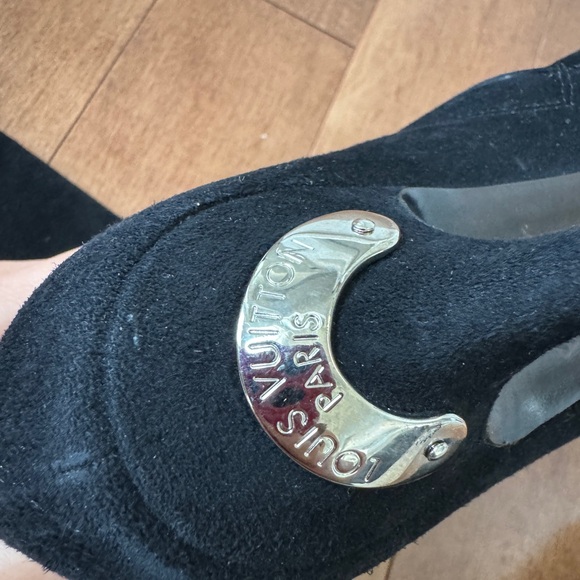 Authentic LV boots 9.8/10 new - Picture 7 of 11